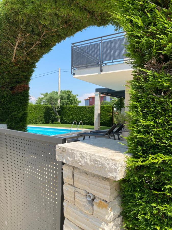 Villa Divina With Private Heated Pool พูลา ภายนอก รูปภาพ