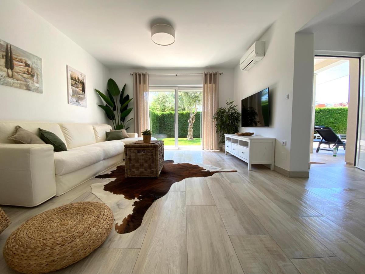 Villa Divina With Private Heated Pool พูลา ภายนอก รูปภาพ