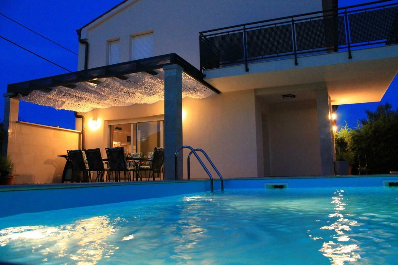 Villa Divina With Private Heated Pool พูลา ภายนอก รูปภาพ